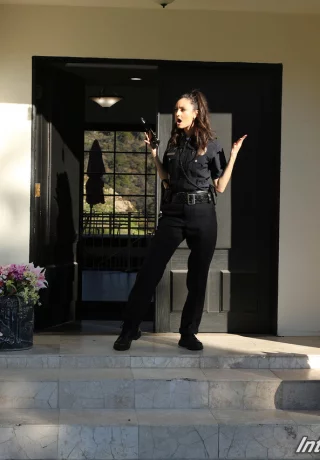 Женщина-полицейский Элиза Ибарра участвует в межрасовой групповухе - 4