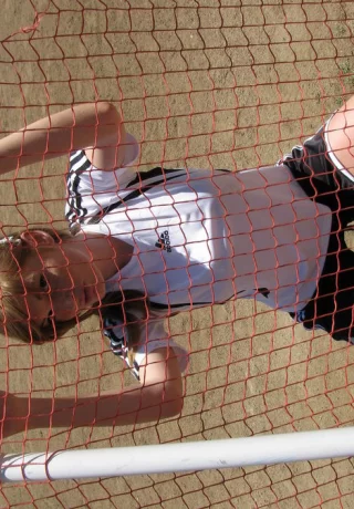 18-летнюю девушку вводит в мир БДСМ-секса новый парень - 1