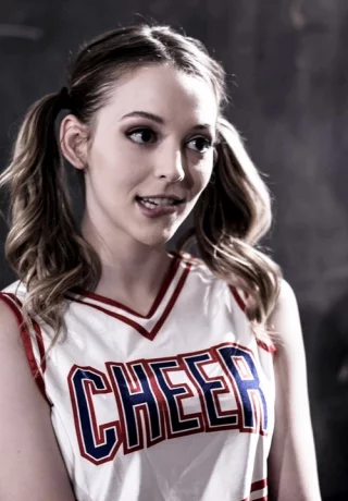 Студентка-блондинка Лили Ларимар занимается сексом со своим учителем - 5