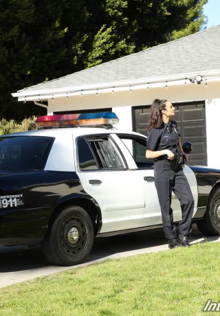 Женщина-полицейский Элиза Ибарра участвует в межрасовой групповухе - 2