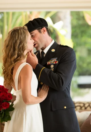 Возбужденная жена Аня Олсен встречает своего армейца в отпуске минетом и жестким трахом - 1