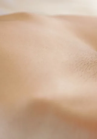 Подростки Ариана Мари и Холли Майклс лижут задницы втроем - 6