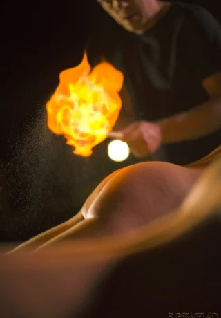 2 женщины обнаруживают, что их пороли после того, как их связали - 5