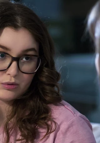 Милфа брюнетка Лекси Луна занимается лесбийским сексом со своей падчерицей Лианой Лавингс - 2