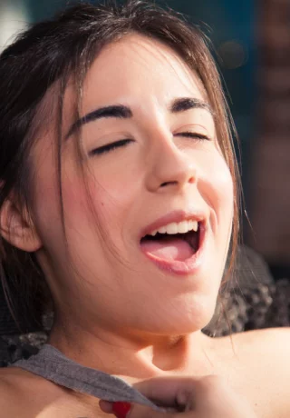 Молодые лесбиянки Анисса Кейт и Эна Свит доводят друг друга до оргазма - 6