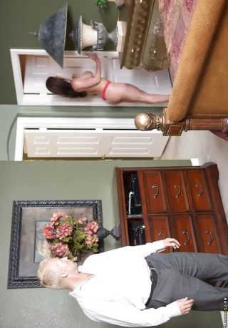 Милфа мамочка с большими сиськами Кендра Ласт соблазняет молодого парня на жесткий трах - 1