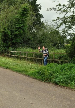 Потрясающая зрелая горничная Лара демонстрирует свои навыки сосания члена и траха - 1